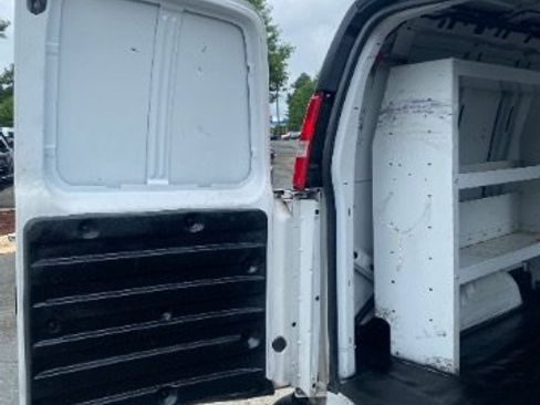 Used 2023 Chevrolet Express 2500 RWD image 10