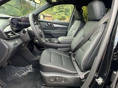 New 2026 Buick Enclave Preferred image 13