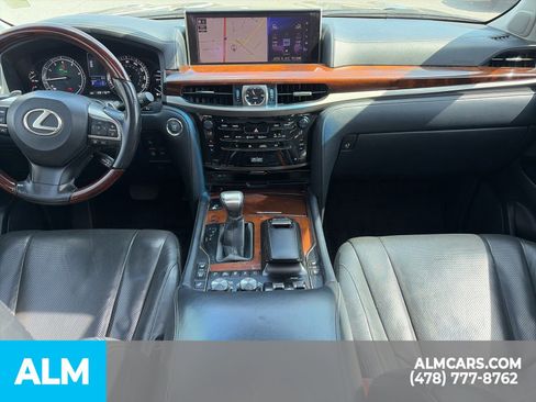 Used 2018 Lexus LX 570 4WD w/ Luxury Package image 19