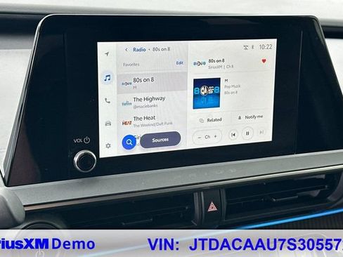 Used 2025 Toyota Prius XLE FWD image 34