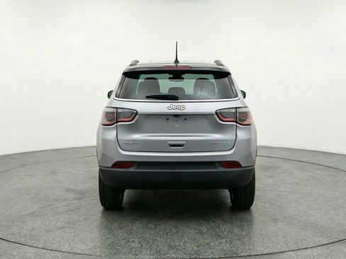 Used 2025 Jeep Compass Limited image 7