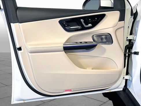 New 2026 Mercedes-Benz GLC 300 4MATIC image 11