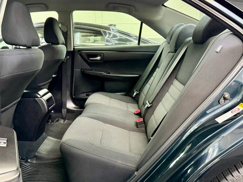 Used 2017 Toyota Camry LE image 10