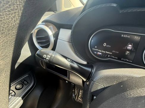 Used 2021 Nissan Versa SV FWD image 27