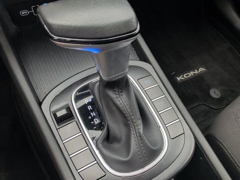 Used 2025 Hyundai Kona SEL FWD image 27