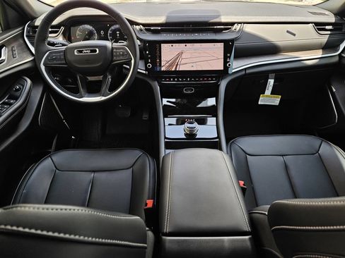 New 2026 Jeep Grand Cherokee Limited w/ Limited Altitude Package RWD image 9