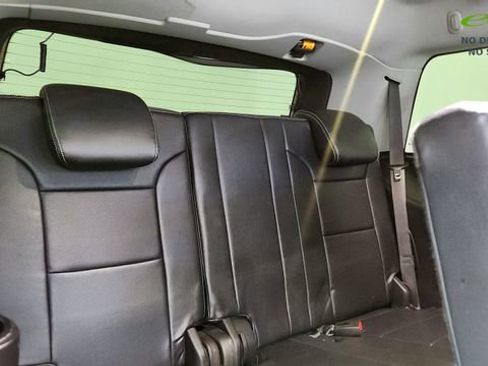 Used 2018 Chevrolet Tahoe LS w/ All-Season Package image 28