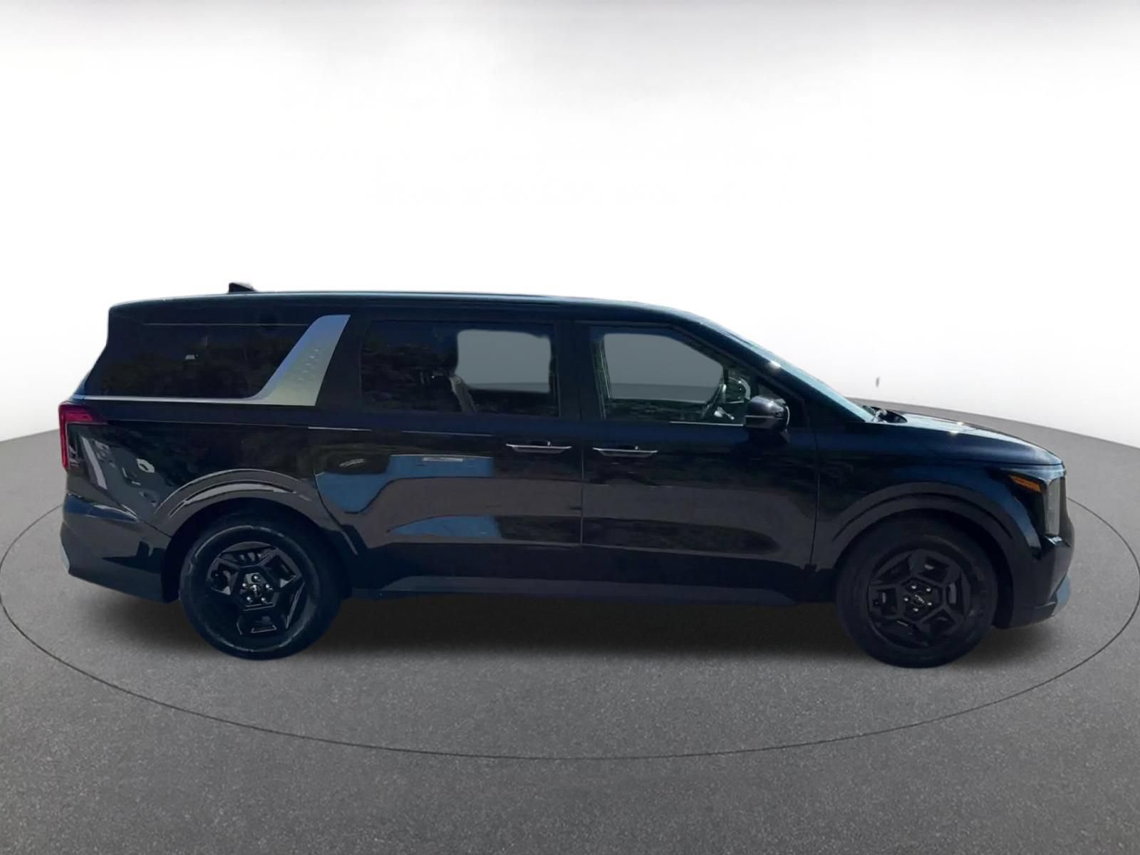 Used 2026 Kia Carnival FWD image 15
