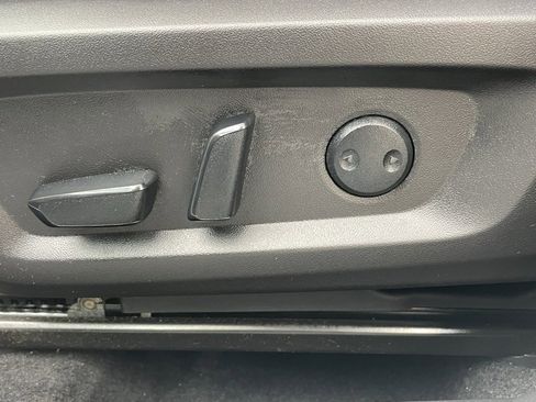 Used 2024 Mitsubishi Outlander SE image 25