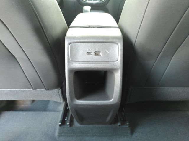 Used 2026 Chevrolet Trax LT w/ Sunroof Package FWD image 23