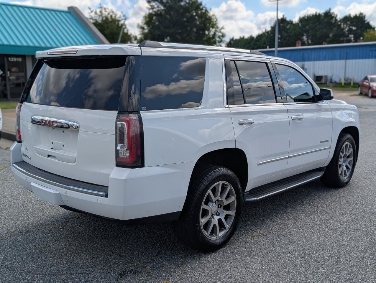 Used 2018 GMC Yukon Denali AWD/4WD image 8