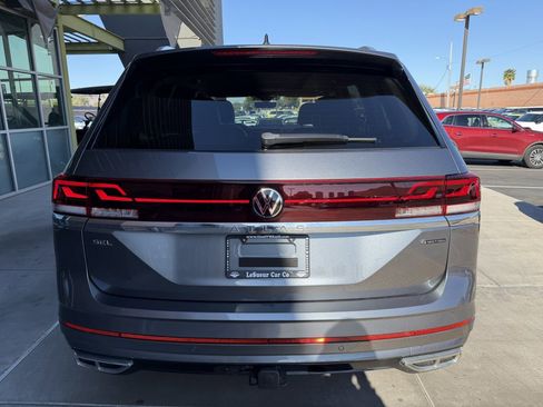 Used 2024 Volkswagen Atlas SEL Premium R-Line image 13