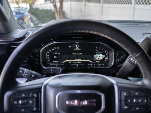 Used 2024 GMC Sierra 1500 SLE image 18