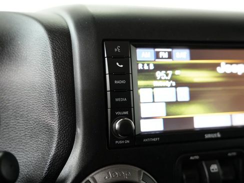 Used 2016 Jeep Wrangler Sport image 20