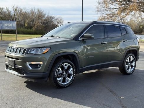Used 2019 Jeep Compass Limited image 3