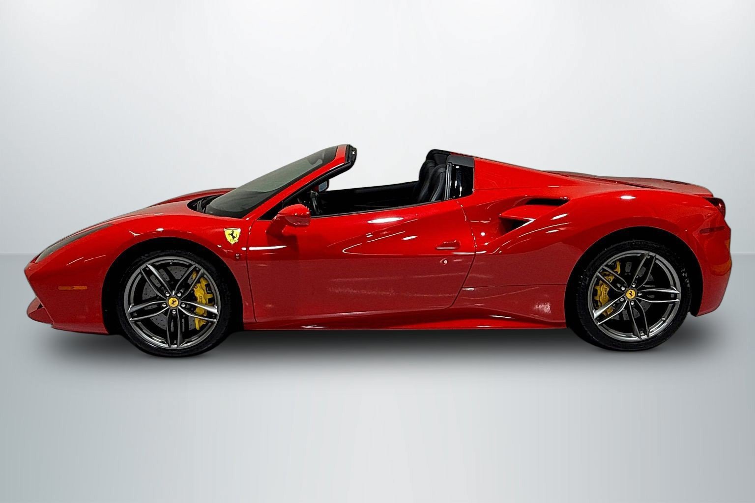 Used 2018 Ferrari 488 Spider RWD image 8