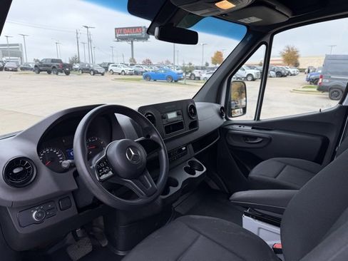 Used 2022 Mercedes-Benz Sprinter 3500 image 11