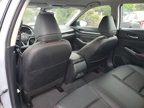 Used 2023 Nissan Altima 2.5 SR FWD image 13
