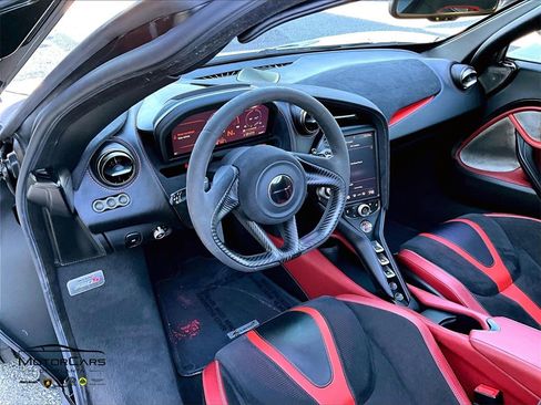 Used 2018 McLaren 720S Performance image 13