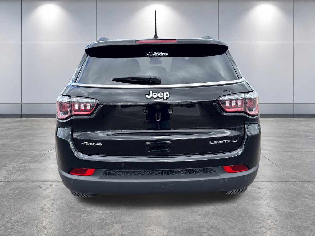 Used 2025 Jeep Compass Limited AWD/4WD image 4