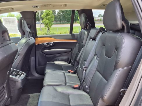 Used 2021 Volvo XC90 T6 Momentum w/ Advanced Package AWD/4WD image 14