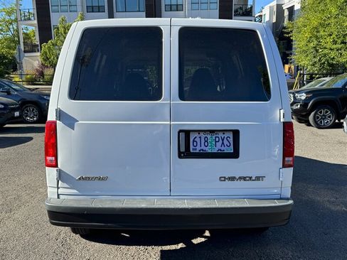 Used 2005 Chevrolet Astro RWD image 8