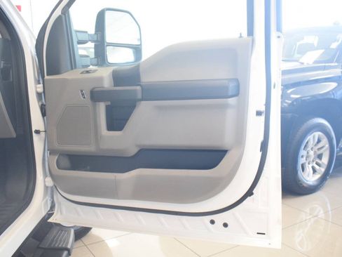 Used 2020 Ford F250 XL w/ Power Equipment Group RWD image 40