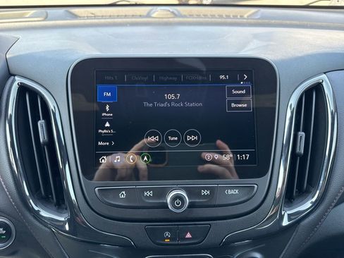 Used 2023 Chevrolet Equinox RS image 18