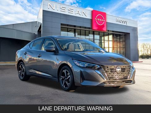 Used 2025 Nissan Sentra SV image 2