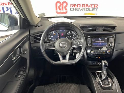 Used 2020 Nissan Rogue S FWD image 14