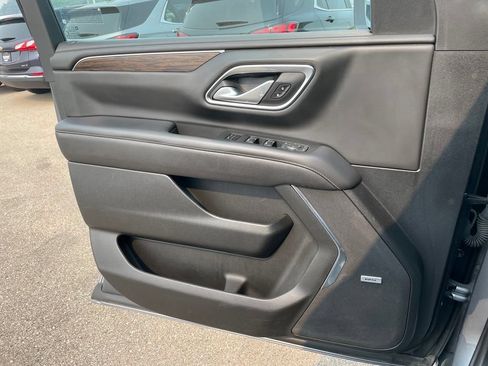 Used 2022 Chevrolet Tahoe Premier AWD/4WD image 45