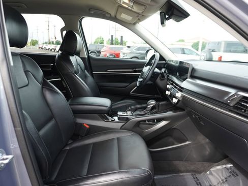 Used 2023 Kia Telluride LX FWD image 31