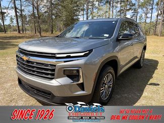 Used 2025 Chevrolet Traverse LT video 1