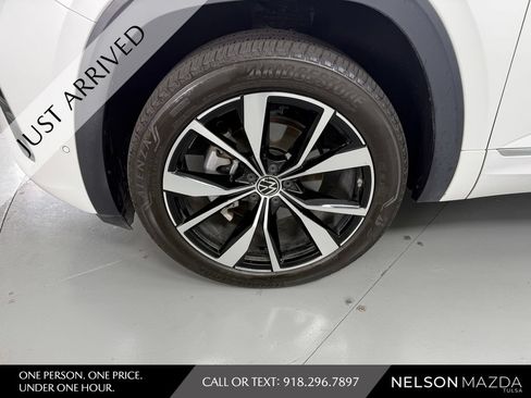 Used 2024 Volkswagen Atlas SEL Premium R-Line AWD/4WD image 11