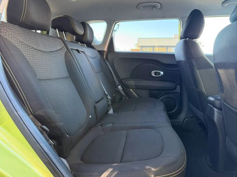 Used 2015 Kia Soul + image 14
