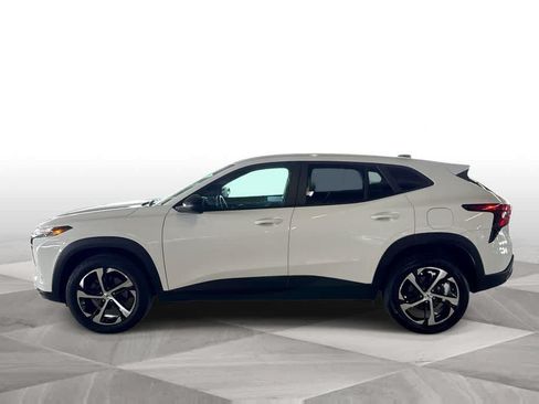 Used 2024 Chevrolet Trax RS w/ Driver Confidence Package FWD image 5