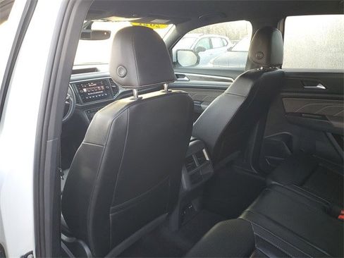 Used 2021 Volkswagen Atlas Cross Sport SE image 10