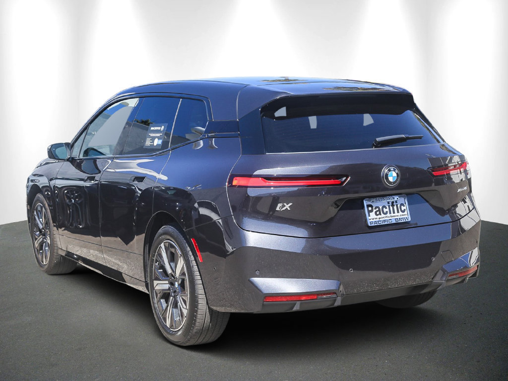 Certified 2026 BMW iX xDrive45 w/ Premium Package AWD/4WD image 4