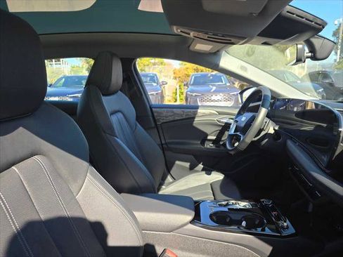 New 2025 Audi A6 e-tron Premium Plus image 12