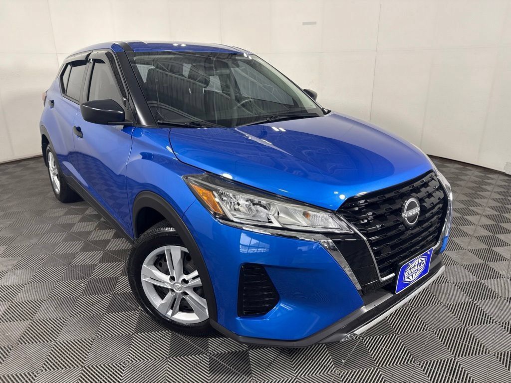 Used 2024 Nissan Kicks S FWD image 2