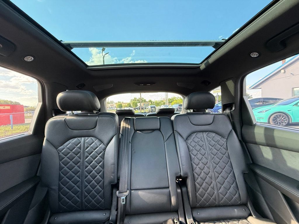 Used 2023 Audi SQ7 Prestige AWD/4WD image 22