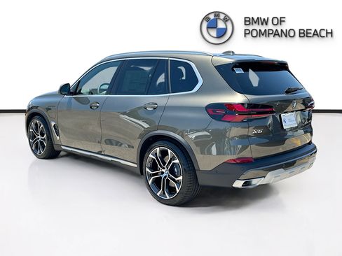 New 2026 BMW X5 xDrive50e w/ Climate Comfort Package AWD/4WD image 5