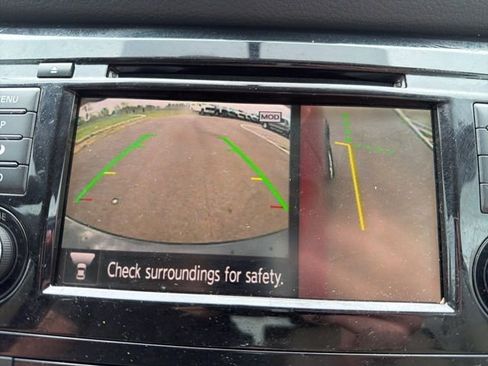 Used 2018 Nissan Rogue SV w/ Premium Package image 32