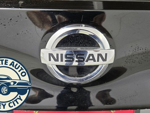 Used 2020 Nissan Leaf SL Plus w/ Protection Package image 27