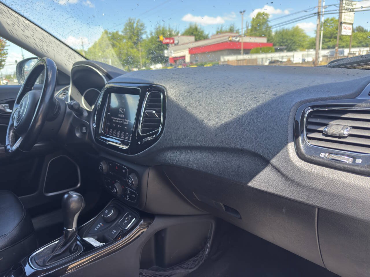 Used 2020 Jeep Compass Limited AWD/4WD image 3