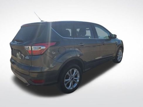 Used 2017 Ford Escape SE image 6
