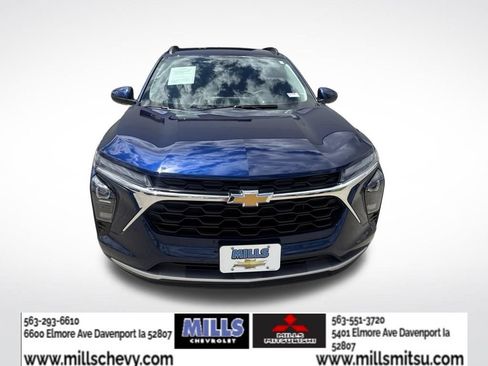 Used 2024 Chevrolet Trax LT w/ LT Convenience Package FWD image 8