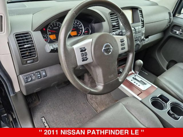 Used 2011 Nissan Pathfinder LE AWD/4WD image 16