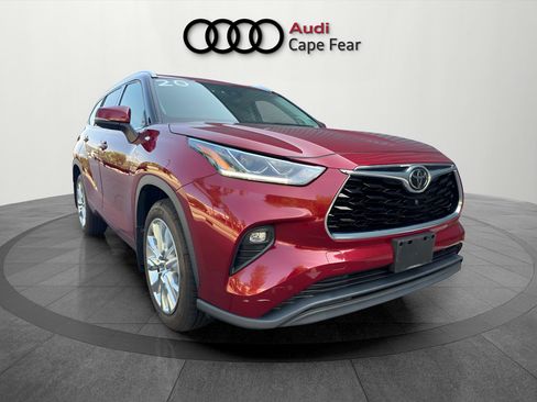 Used 2020 Toyota Highlander Limited AWD/4WD image 7