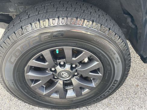 Used 2020 Toyota Tacoma SR5 image 9